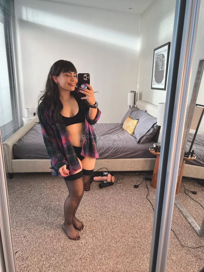I love thigh highs 🥰 [F]