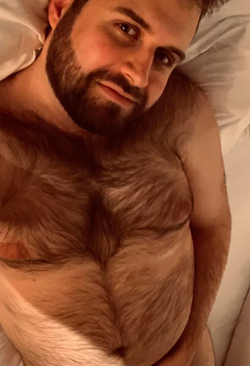 It’s Daddy’s 🎂 day today. DM me some spicy🌶 pics as a gift 😏