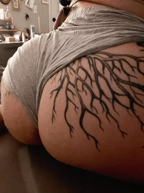 just wanna shake my ass in ur face