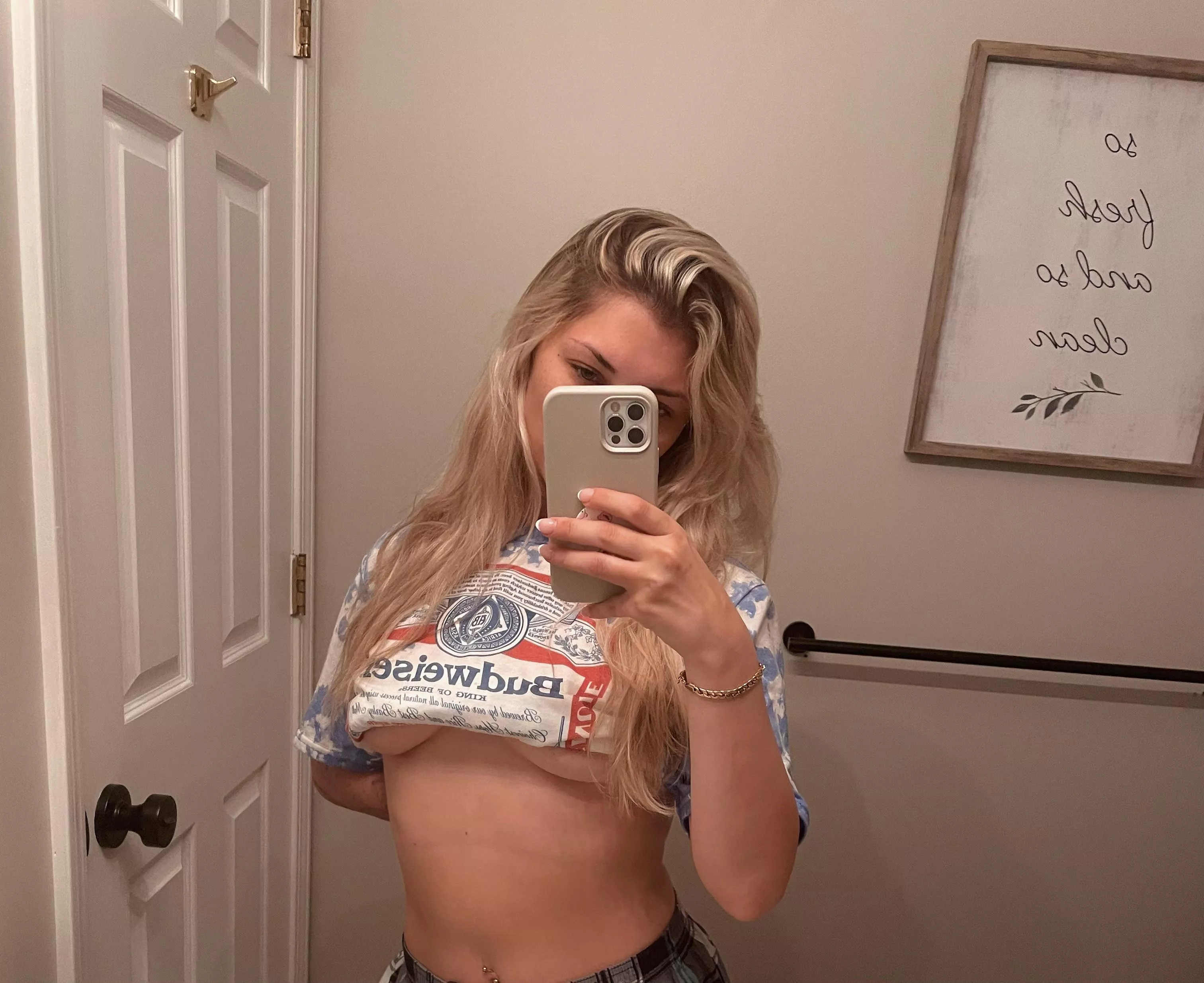 Little bit of under boobs hehe 😜