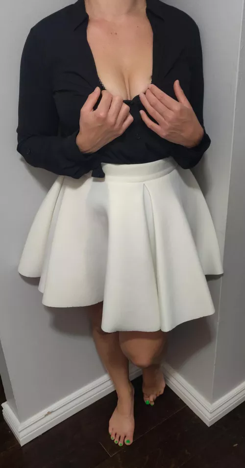 My MILF cleavage. Mom/Wife 30s