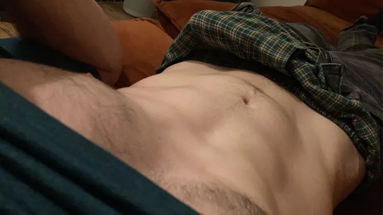 Need somebody to come grind on my lap, who’s up? 😏