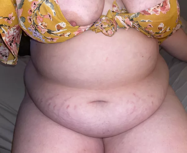 nip slip 😋 someone please stuff me like the piggy i am