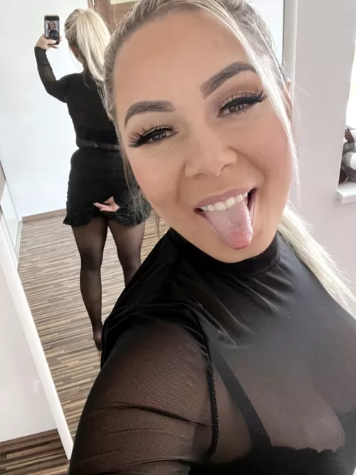 OK guys, let me introduce myself. I am Lexa, your new teacher! From now on, I am expecting from you full attendance at my special lessons❗️ ❗️ ❗️