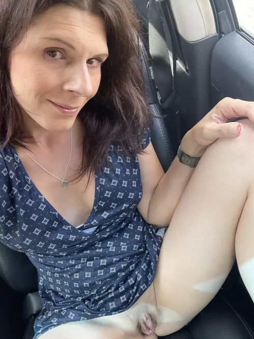 Summer isn’t quite over yet and there are plenty of more seasons le[f]t for showing off my pussy(40)