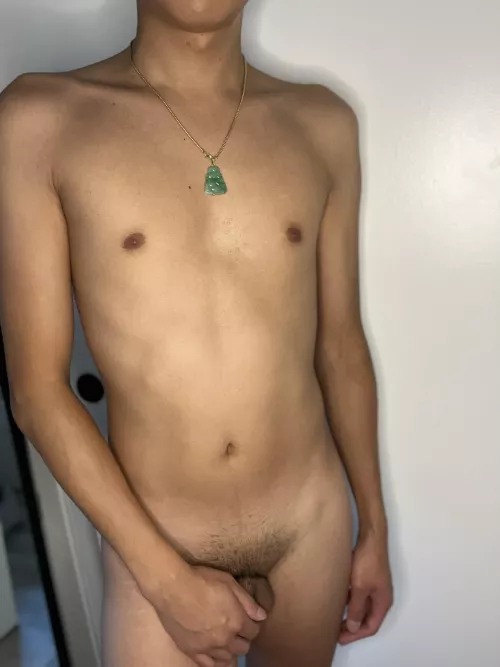 vietnamese twink here 🙋🏻♂️