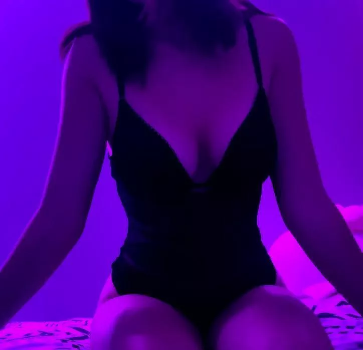 Curious to know how many guys would fuck me 💜