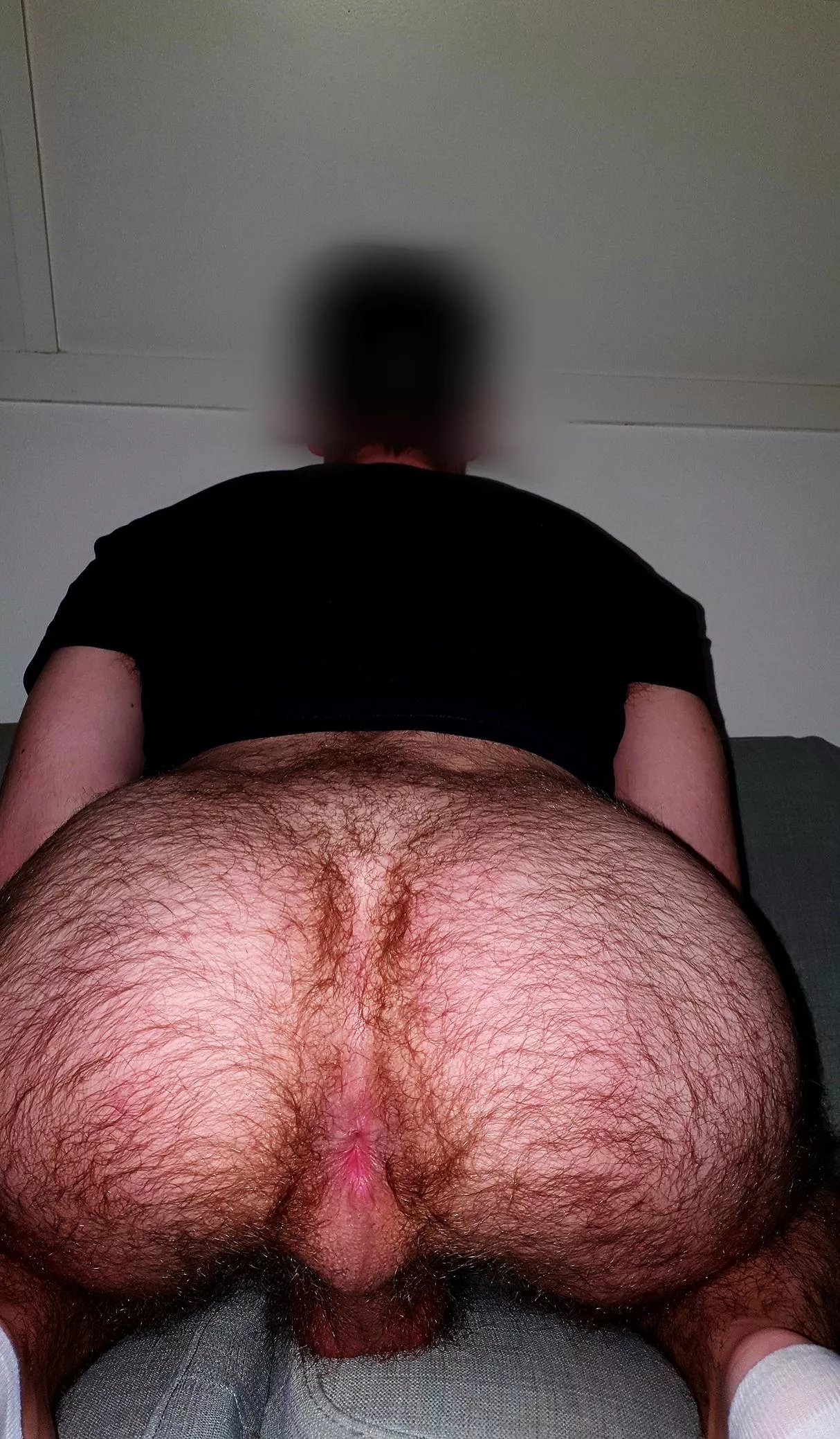Does anyone here like my 20 year old hairy ass?