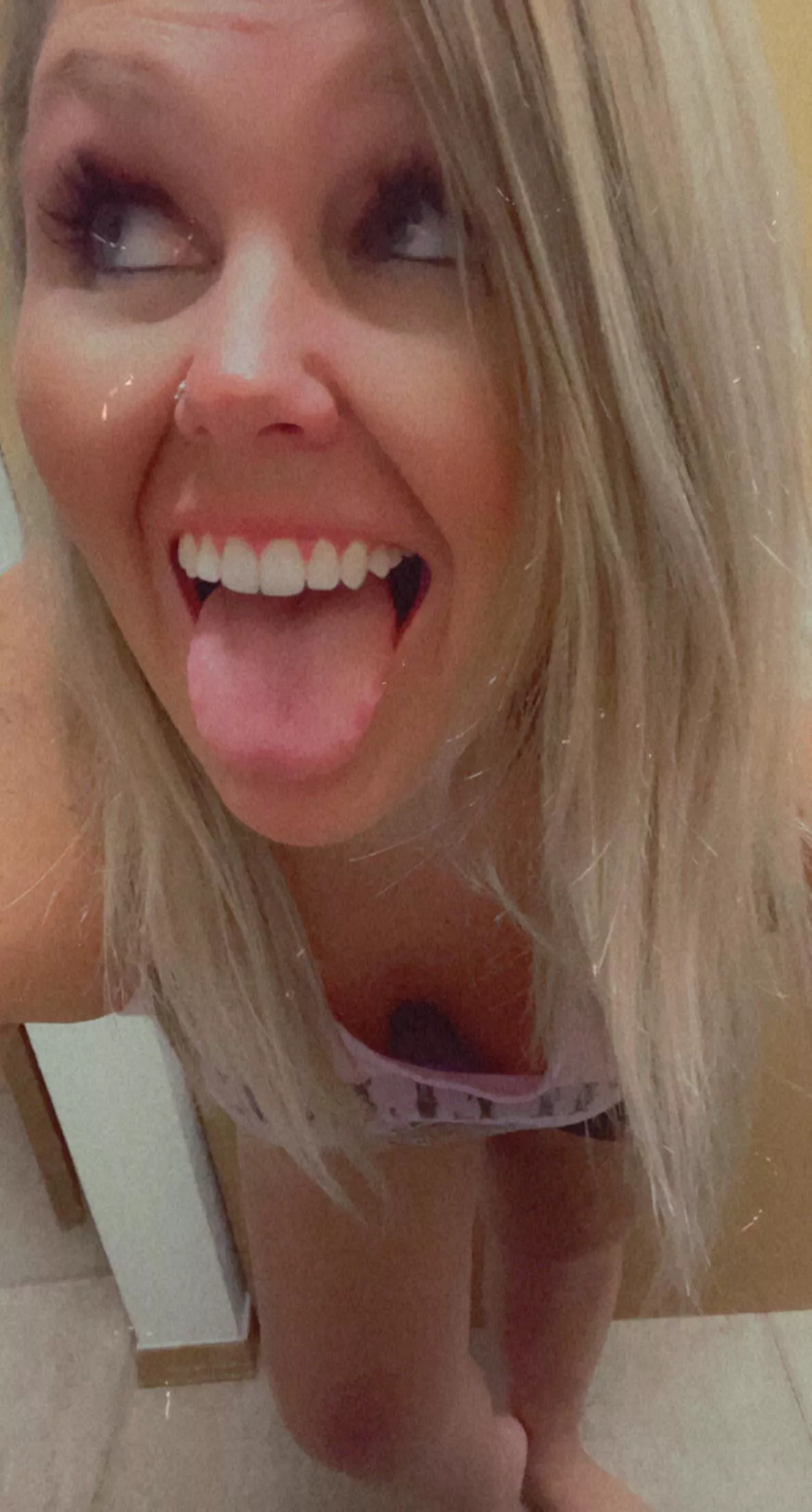 Force me to my knees, a facial and spraying all over my tongue sounds so good baby 😈