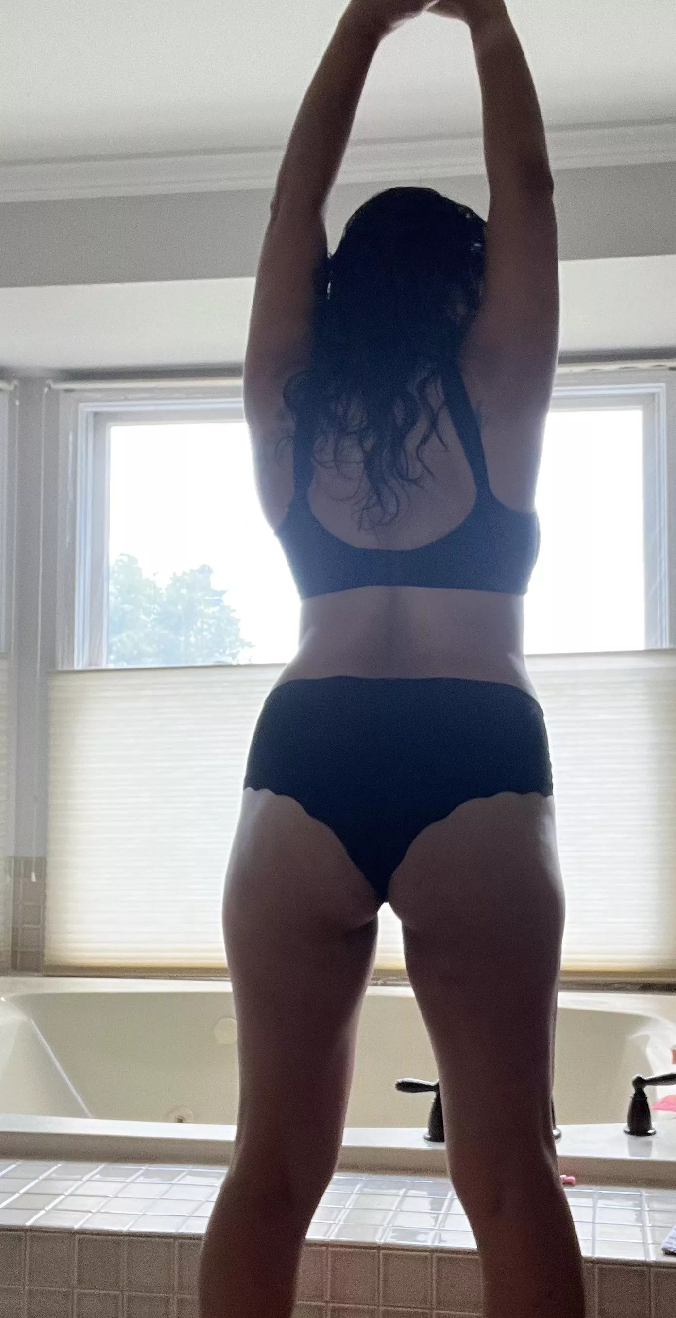 Happy Humpday from this 42F Latina milf! Ask me about my panties!