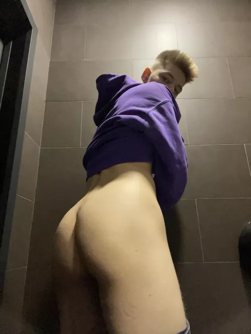 How would you rate my ass, huh? Please, be honest! 😏