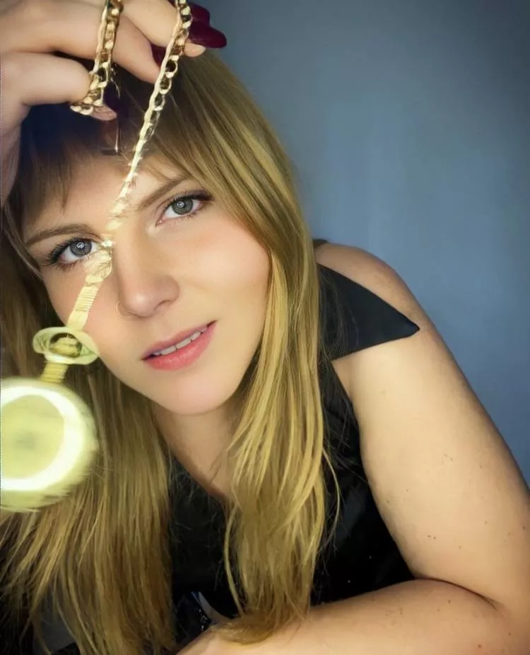 [HypnoDomme] Who wants to play? 🌀