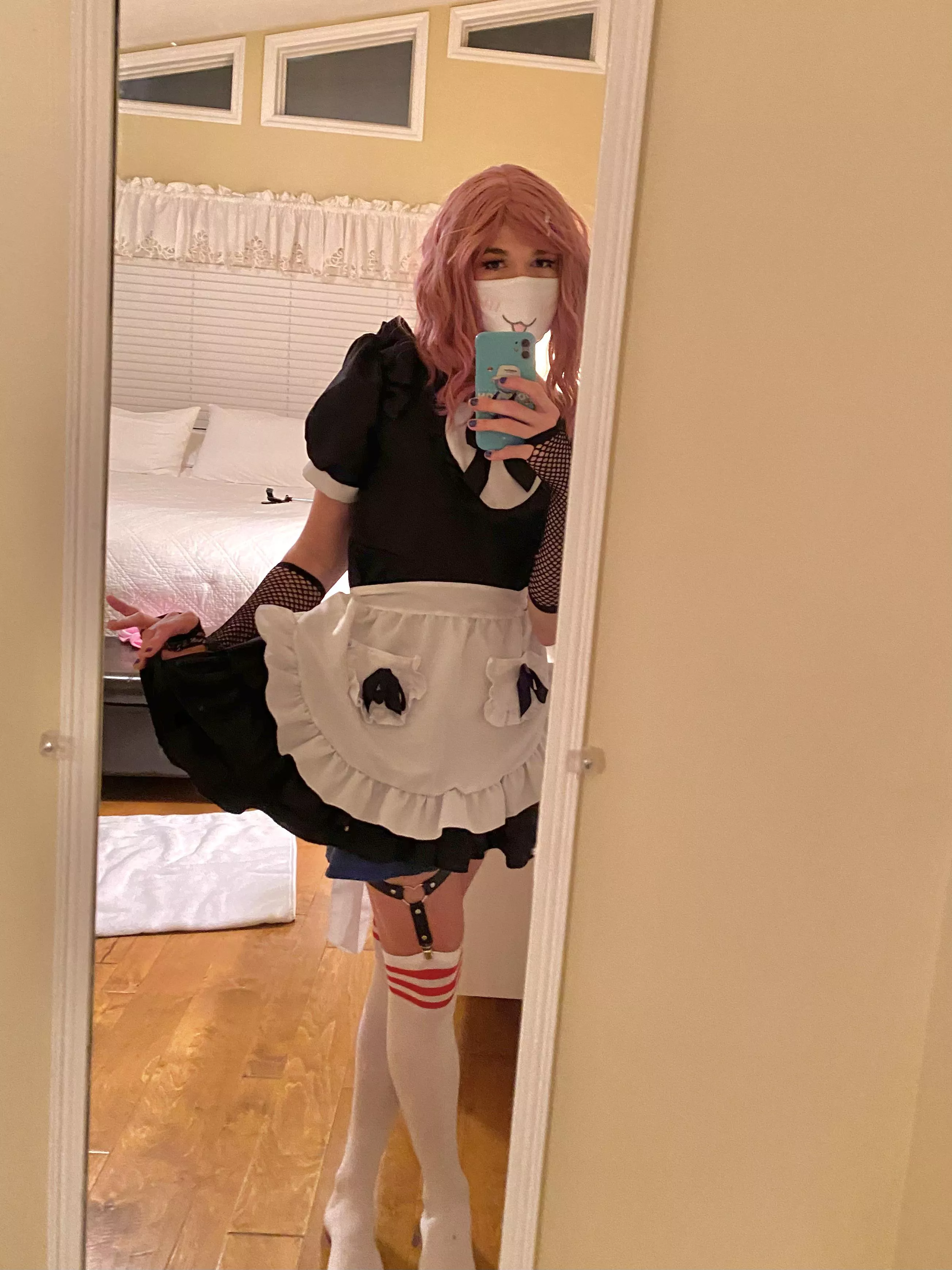 practicing my curtsies bc i’m very polite 😇