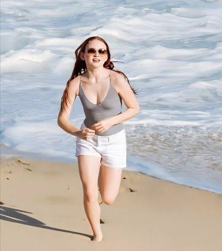 Sadie Sink at the beach Sadie Sink at the beach