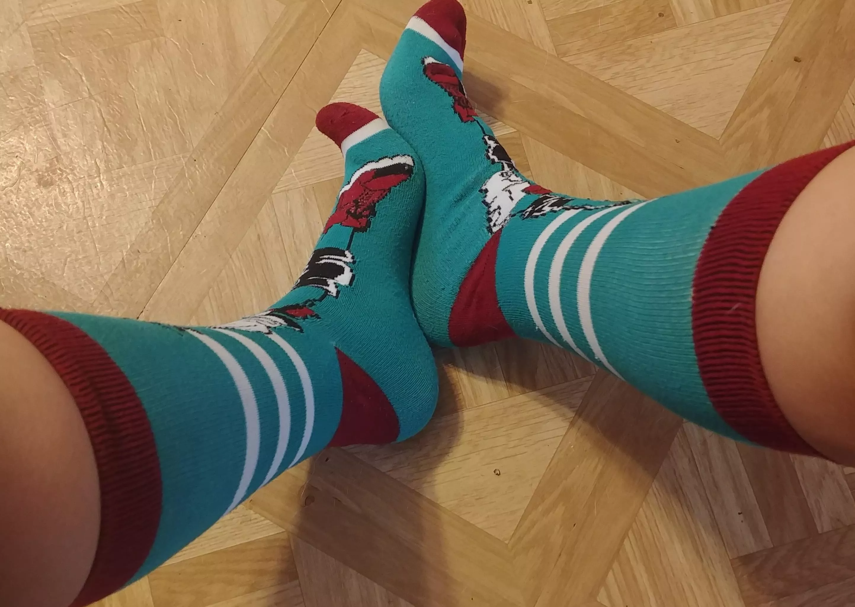 [selling] Long socks made smelly just for you! I'm available for wear now :)