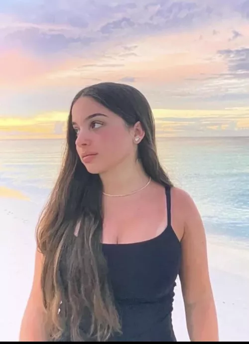 Shes never been tribbed before please trib send to kik: xxbbuser