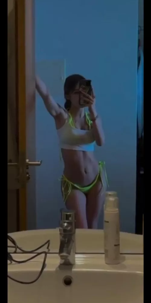 would someone cum trib her? dm me