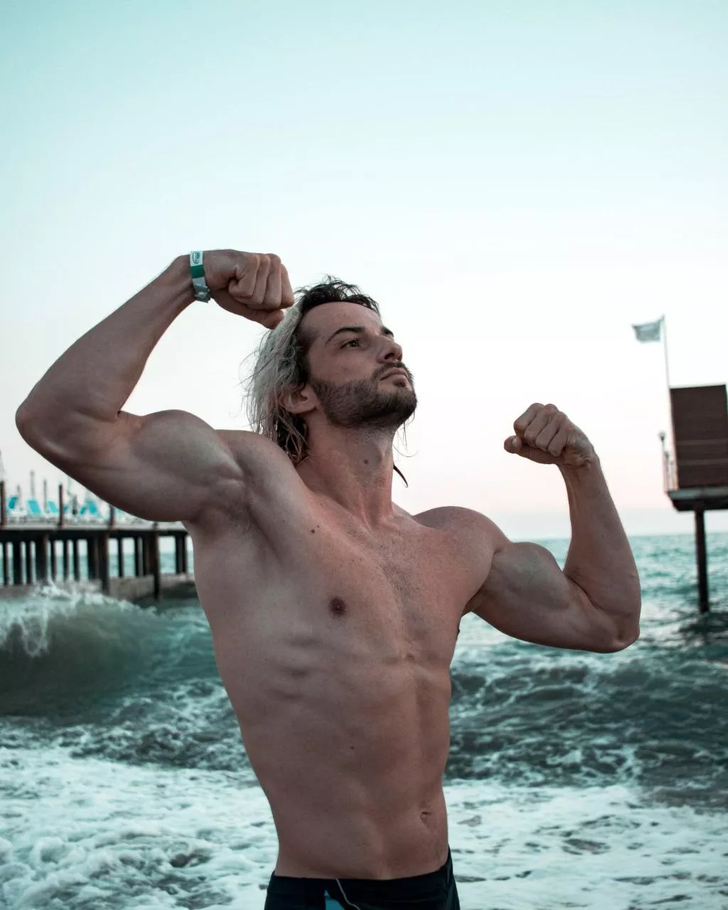 23yo hot muscle boy for you 😉 Link in comments