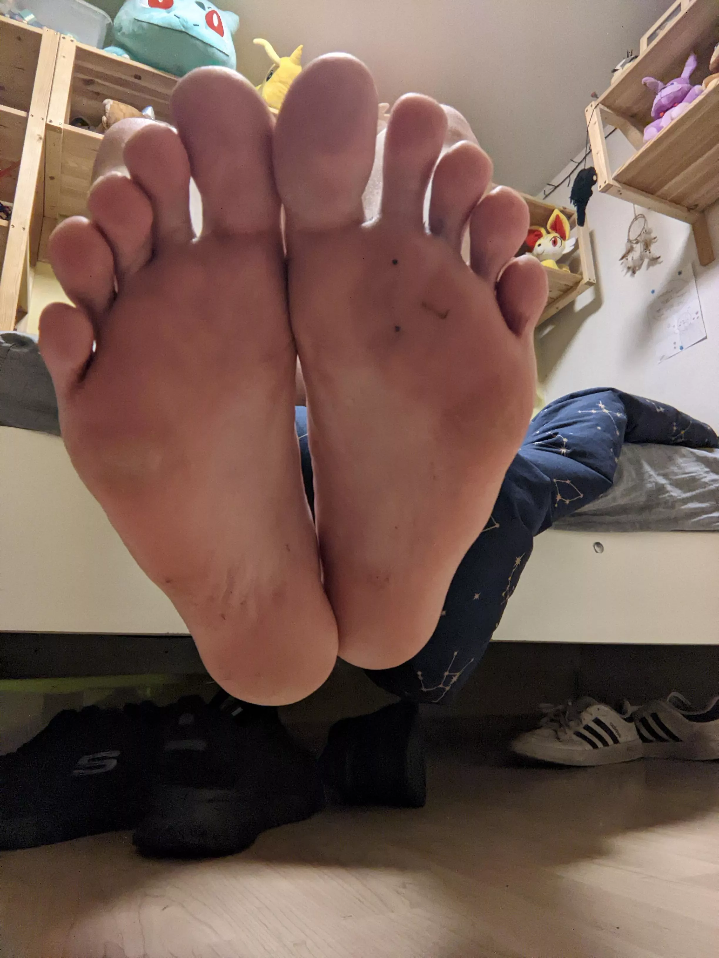 Be a good boy and lay down a bit.