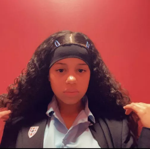 Dm if you can jerk to her live on cam on a second screen