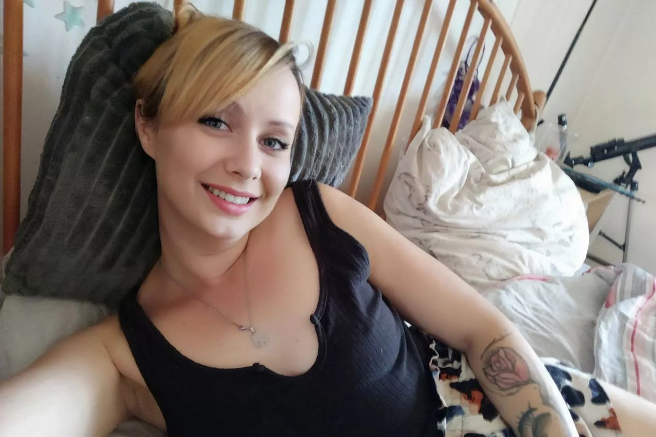 Happy Thursday from a happy milf :) Happy Thursday from a happy milf :)