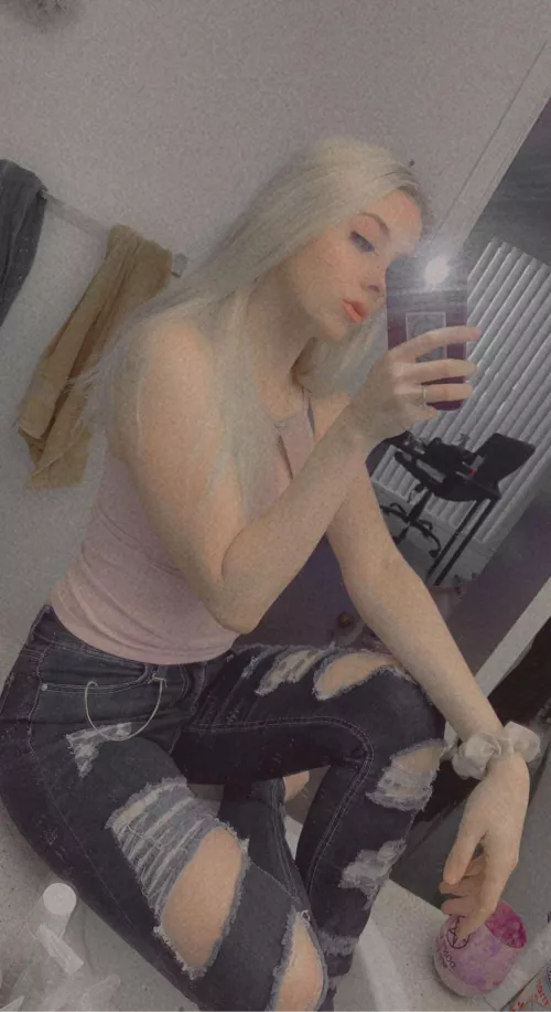 Horny Housewife 💕MILF ✨Petite✨Solo content 💕Lots of Lingerie 🌻Only $5🌻