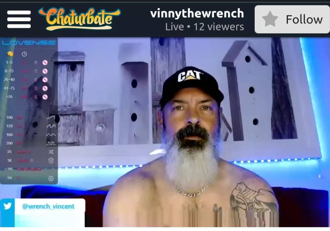 I am online!! https://chaturbate.com/vinnythewrench