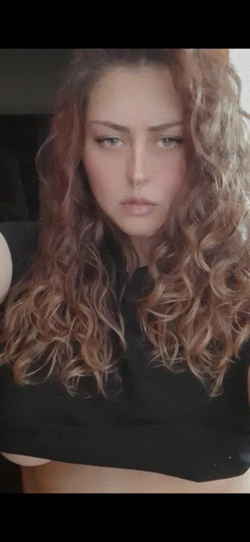 I can do what I want with you, you don't deserve a goddess like me 😈 [domme]