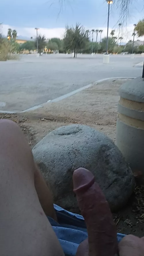 I need to shoot a weeks load badly. Anyone in Palm Springs want to come help me? Know the parking lot? 😈