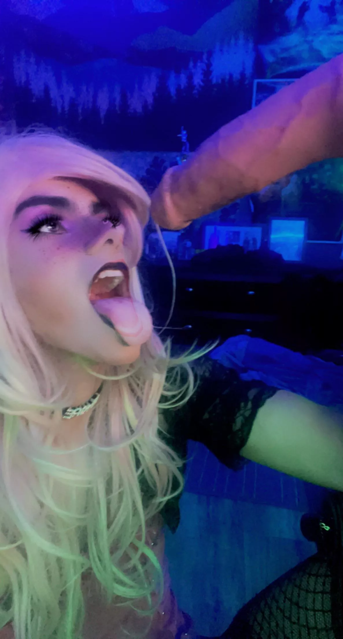 Met my neighbor on grindr and sucked him dry 🙈😋