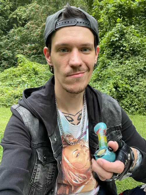 Nightly ritual: nature, weed, and video games. Wanna join? ☺️