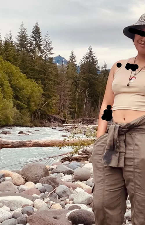 No bras in nature 😜💚