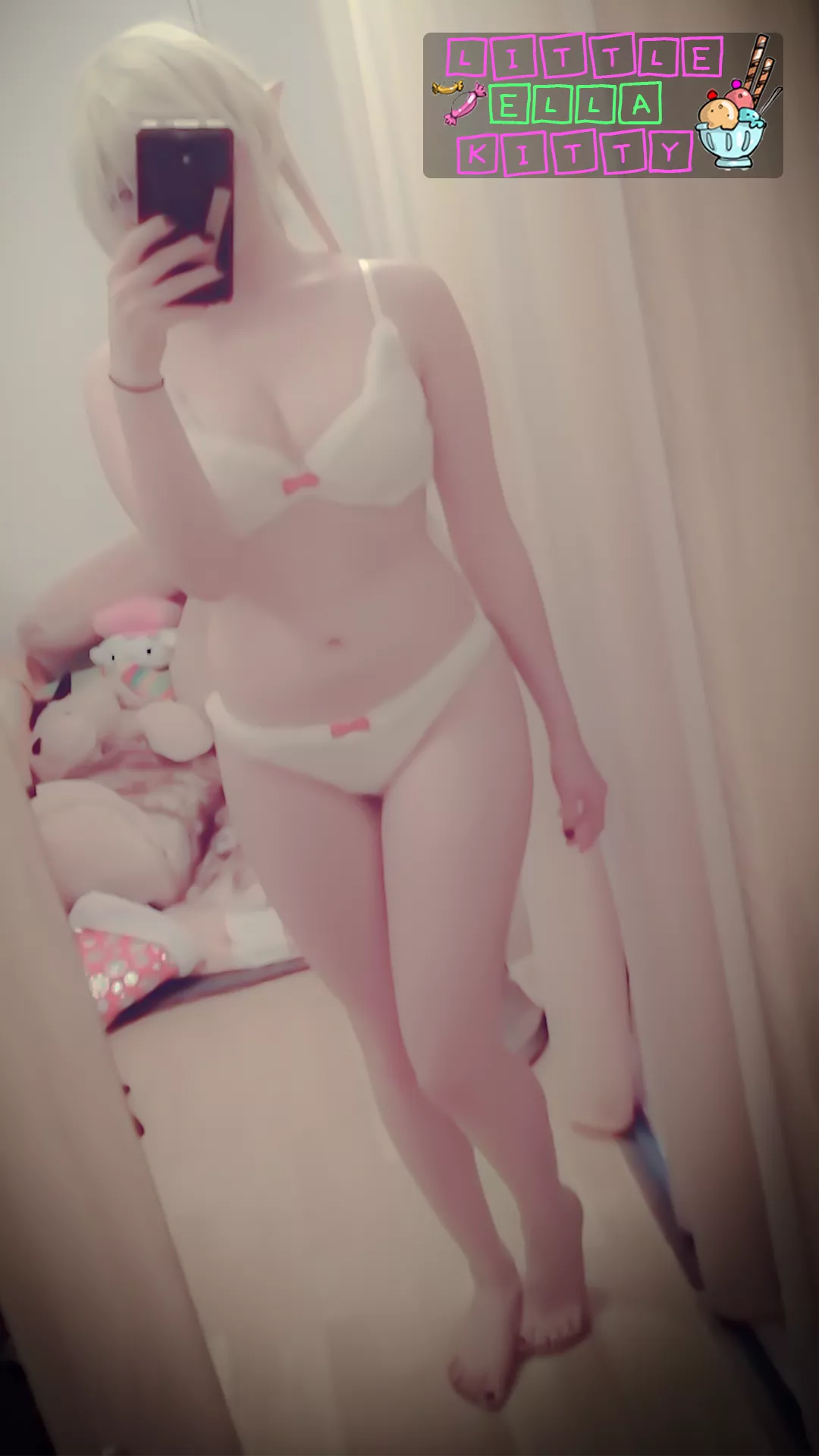 [OC][F] Santas little helper - can I be your present this year?