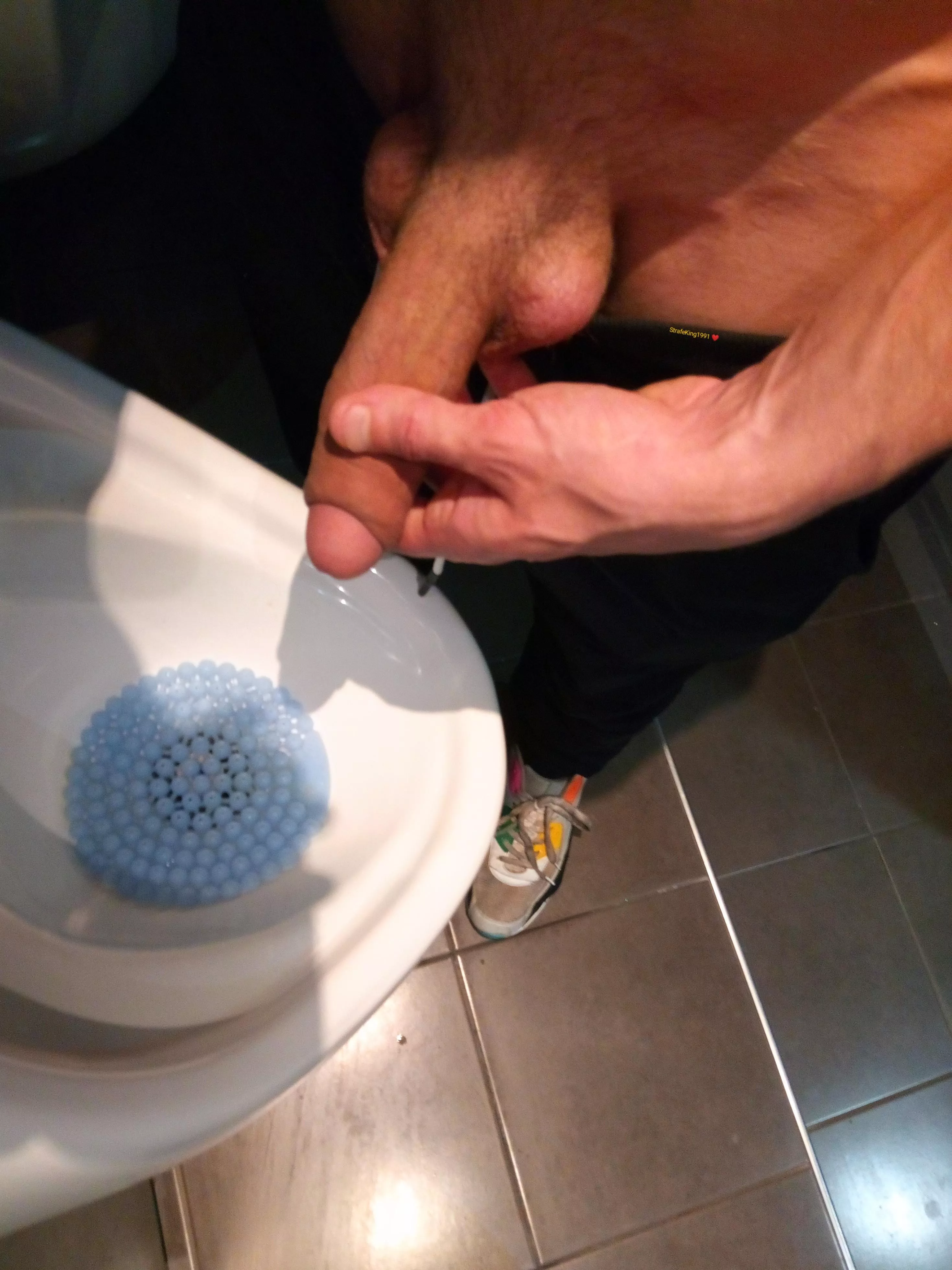 You looked over and realized that his softie was bigger and fatter than your erection. This turned you on ❤️