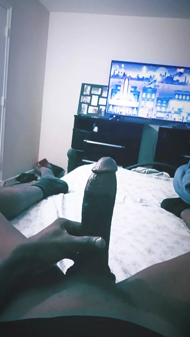 any ladies tryin help me nut dm me