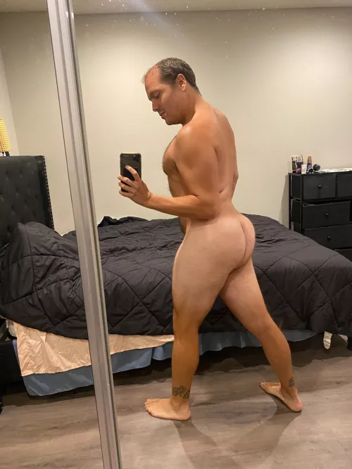 Do I have a nice butt? 🥹