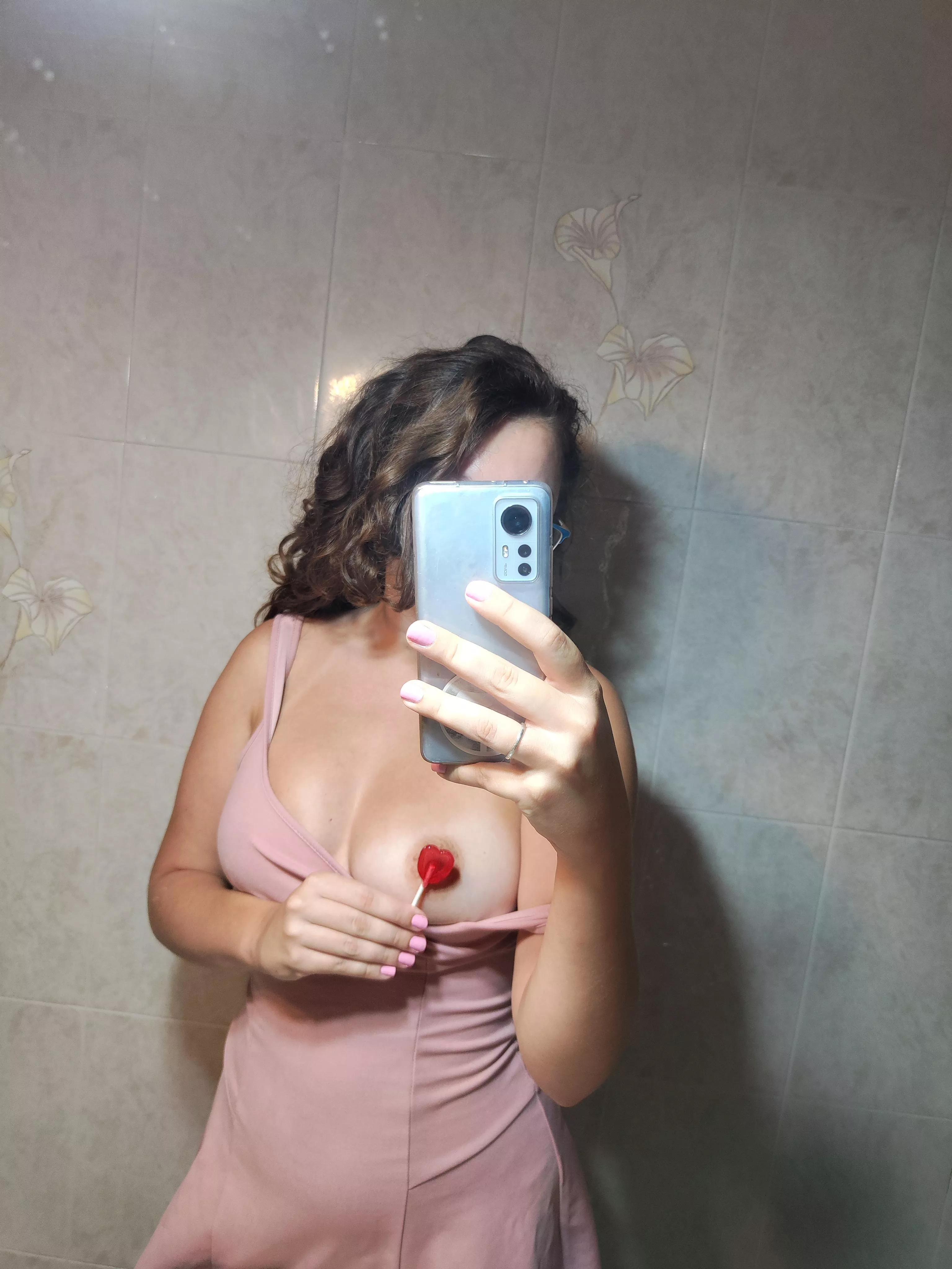 do you wanna lick it? 😏