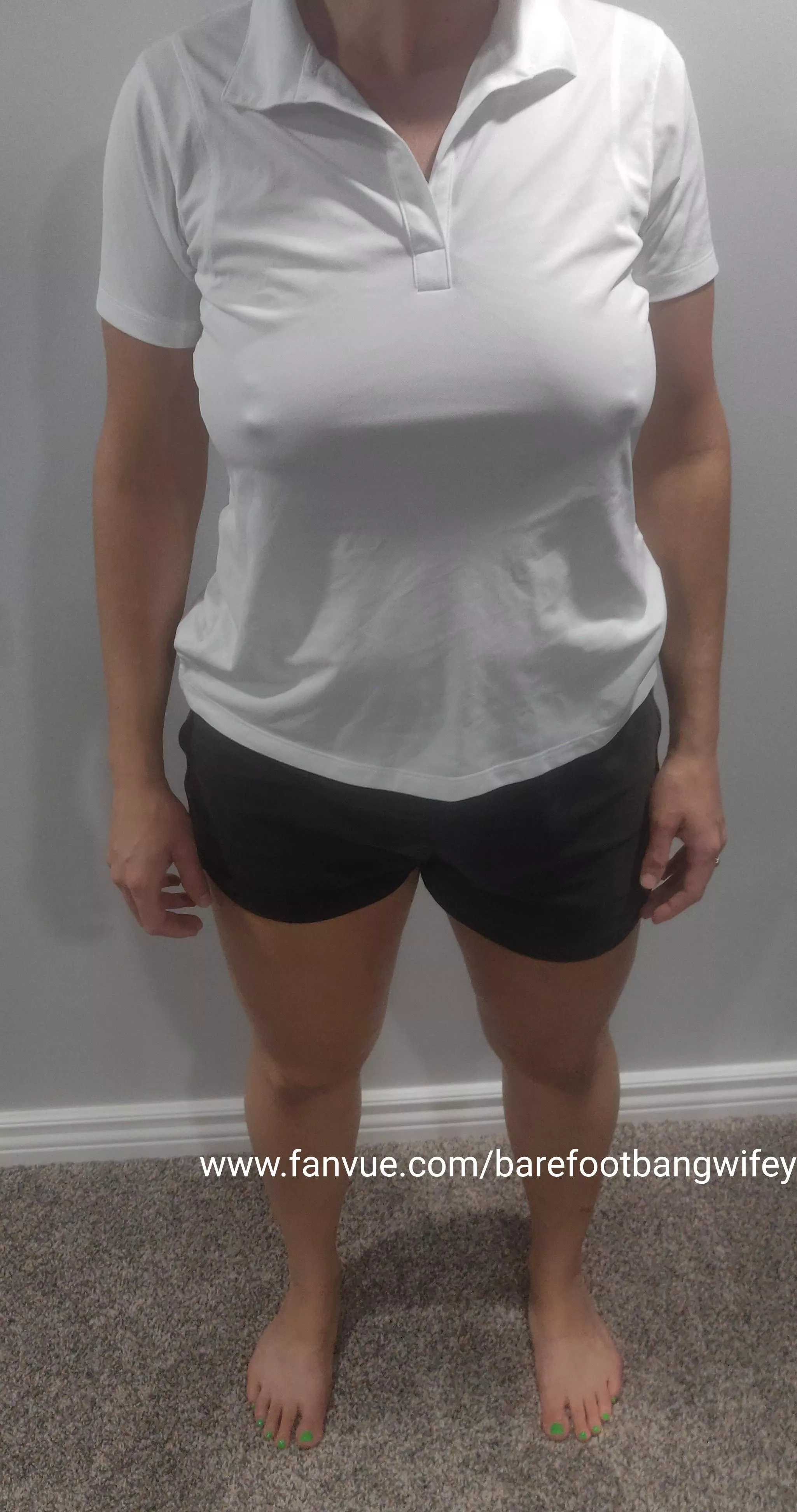 Does this shirt hide my huge mom boobs? Mom/Wife 30s