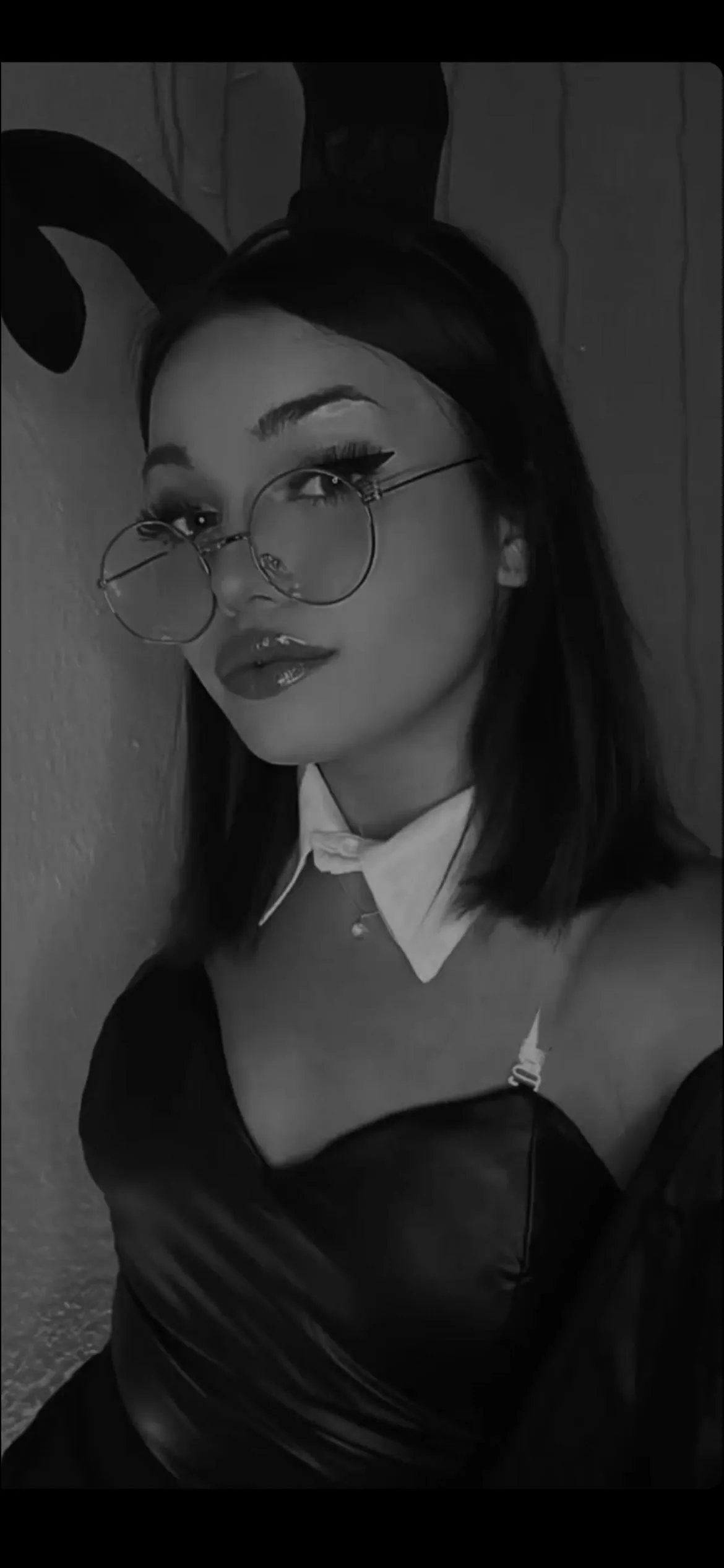 Feel free to cum to her and show me