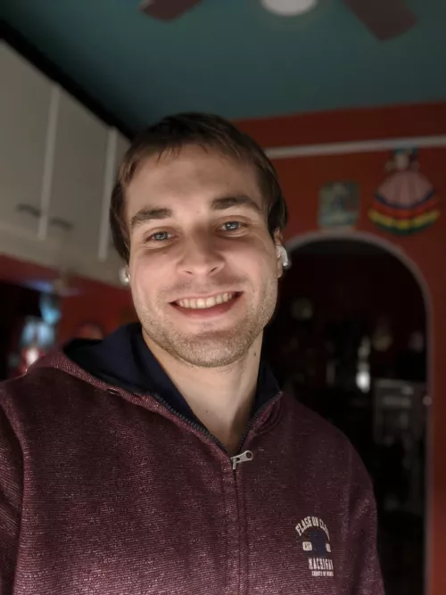 Hey everybody!! New here! How are you all doing? 😃