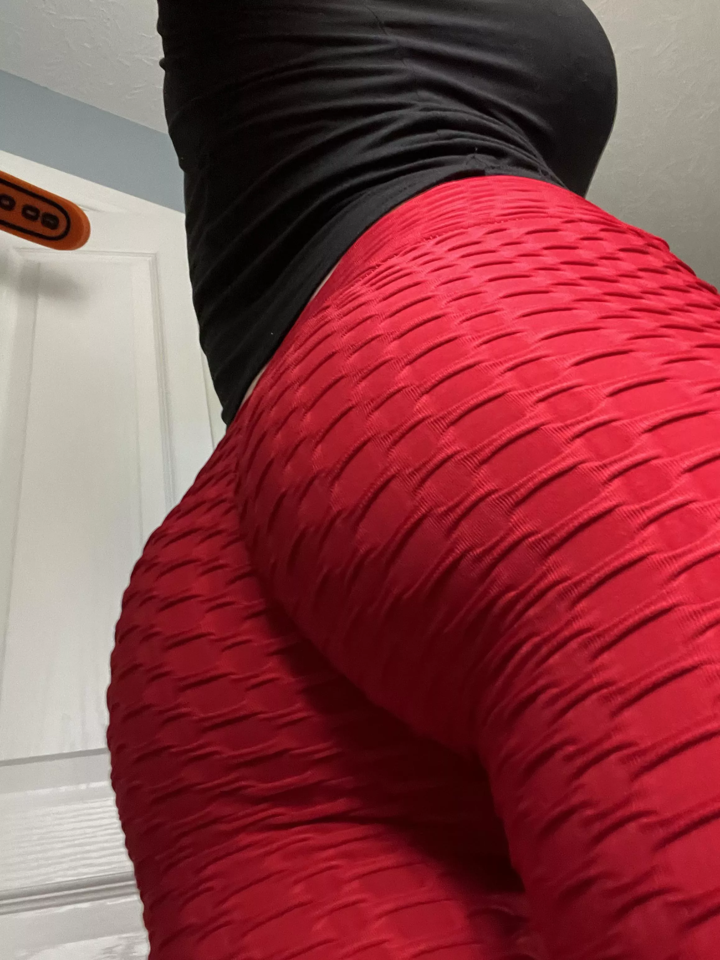 My cock loves being held in this red prison❤️❤️❤️