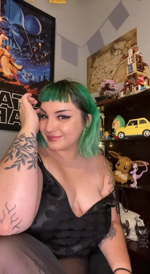 POV: I’m behind you judging your play style while you play😈