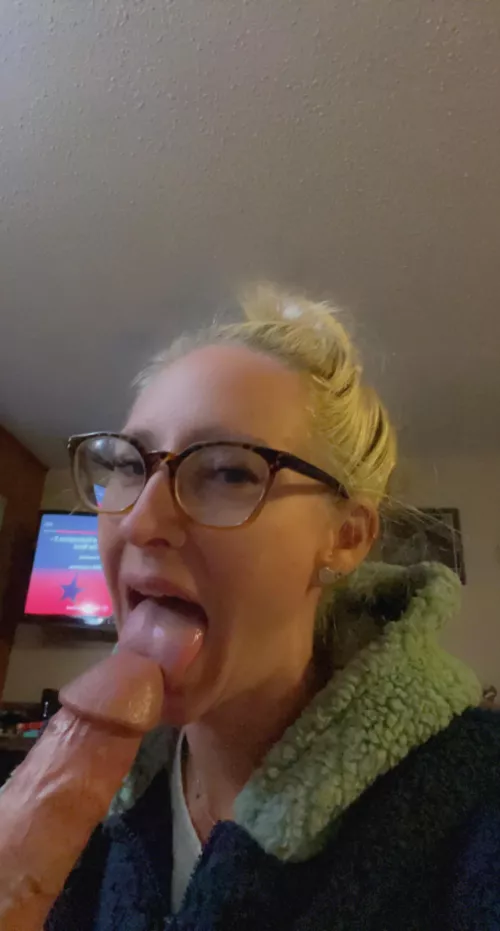 She loves to take selfies with a big dick