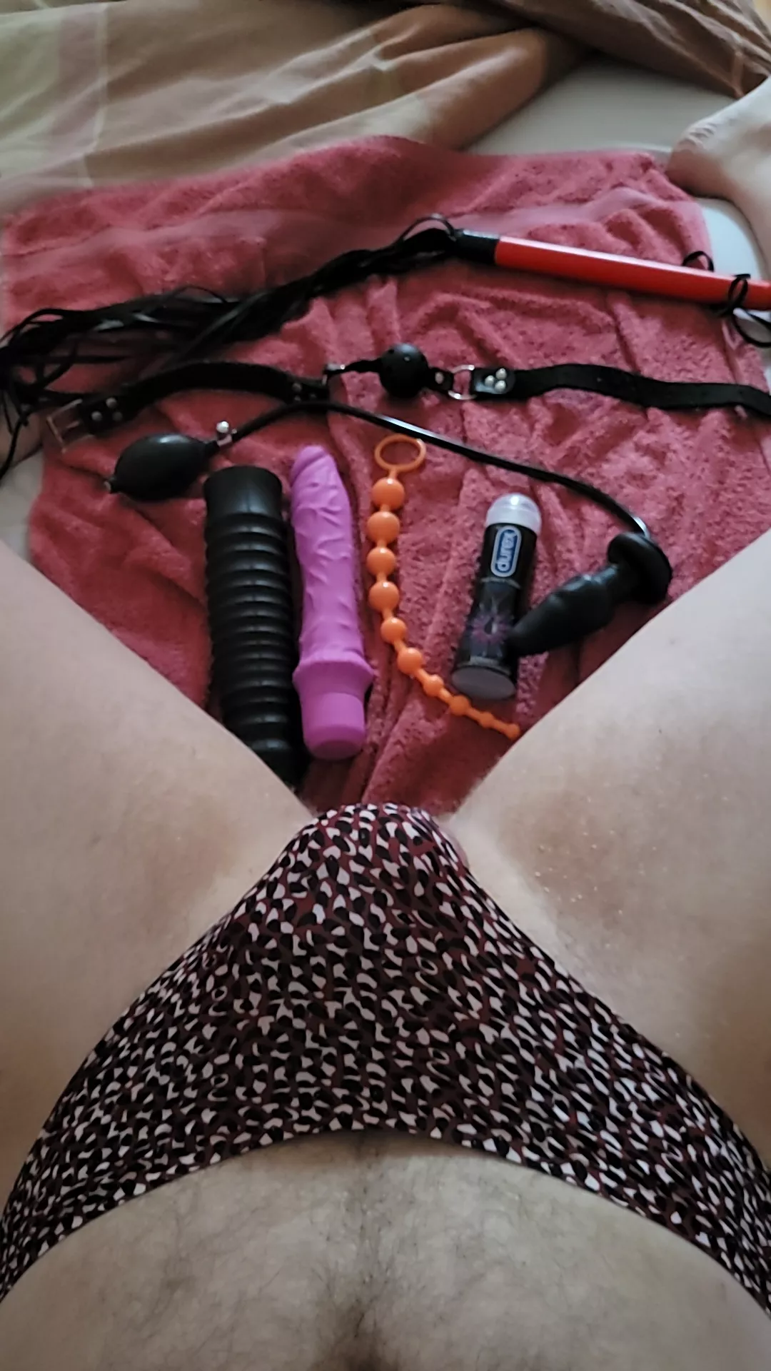 sissy playtime! Who wants to tell me what to do?