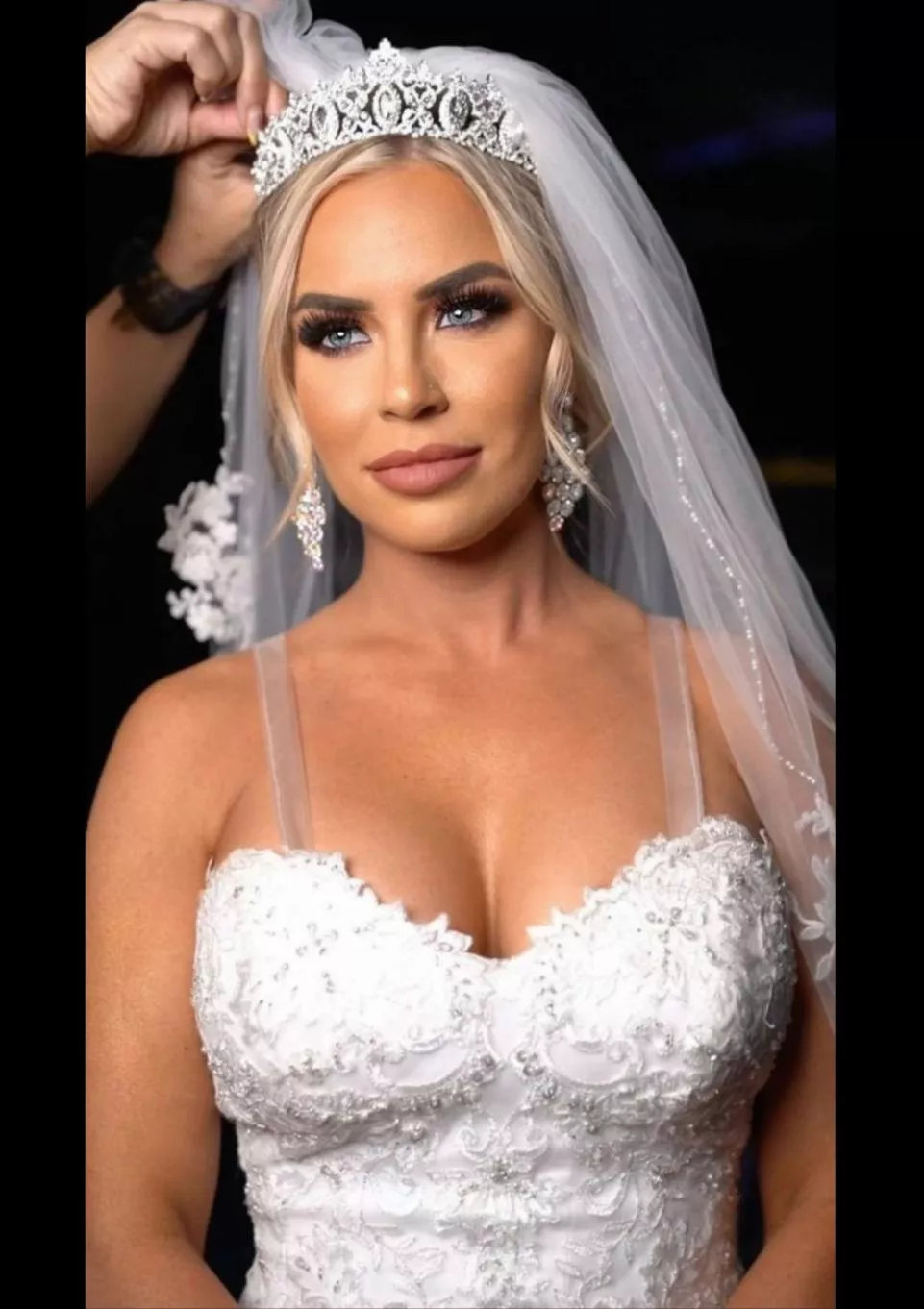 The Busty Bride 🎈🎈