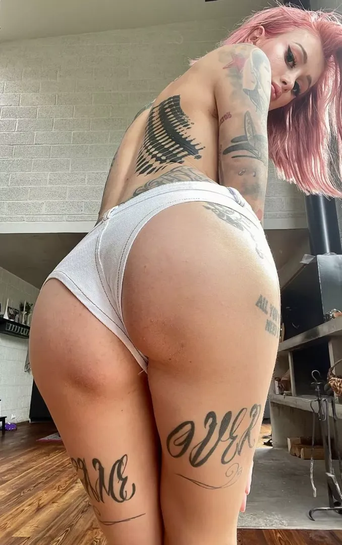 this ass is ready to sit on a face at all times