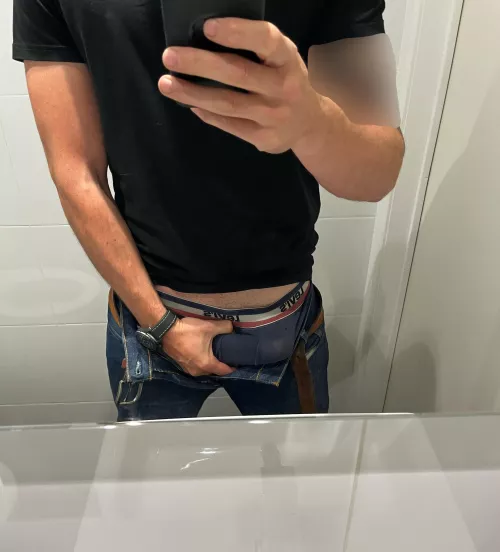 When you’re at the office but that girl from Reddit just won’t leave your head…