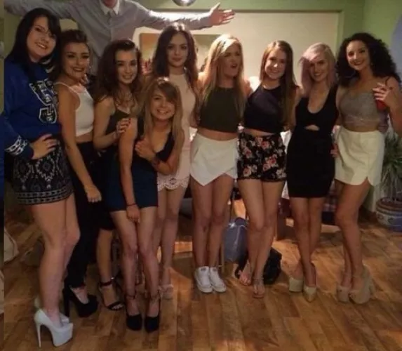 [9] will post a pic of each girl as a reply for every ⬆️ they get