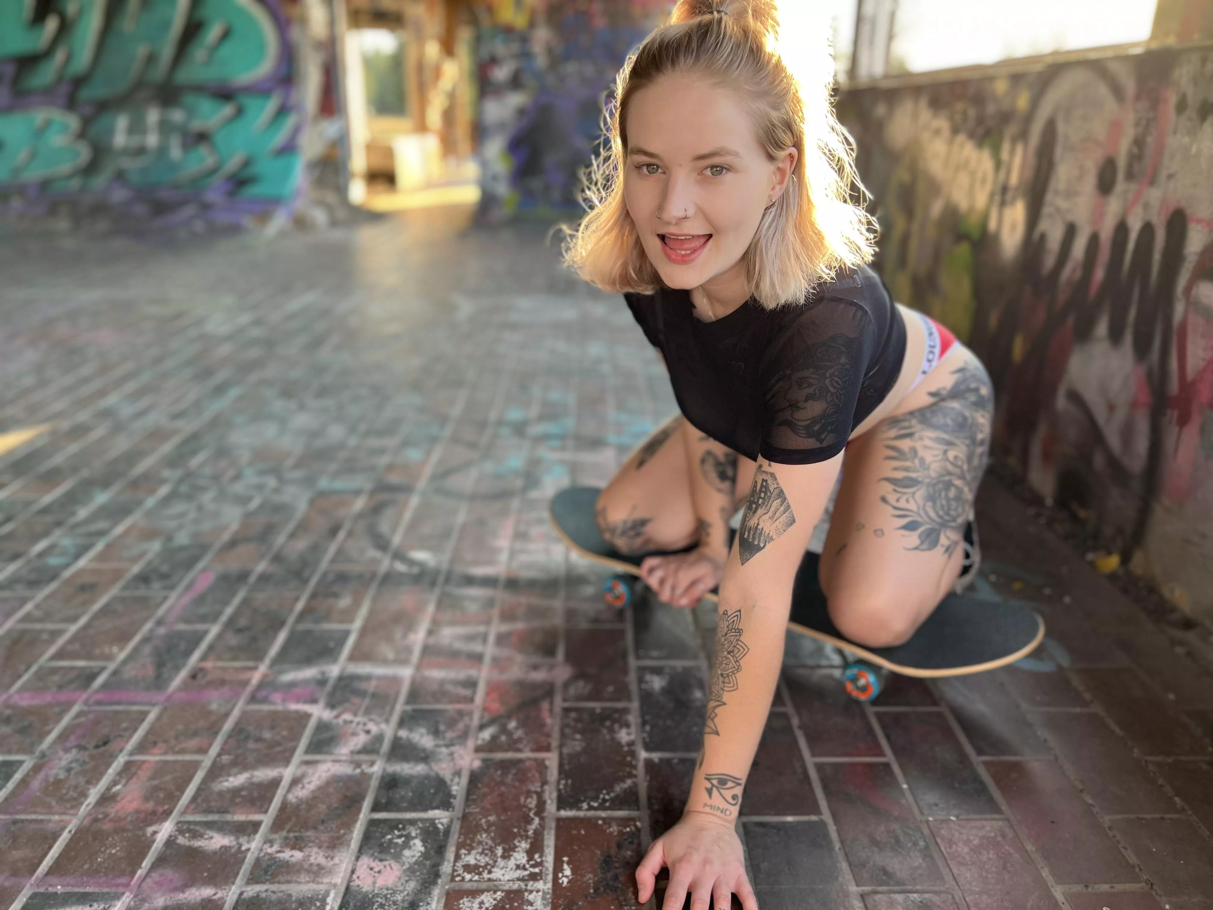 Content daily (photos/videos/voice notes) 🖤 Custom content available 🖤 Be one of the first to see my very first premium explicit videos 🖤 Available for messaging 24/7 🖤 Link in the comments & bio 🖤