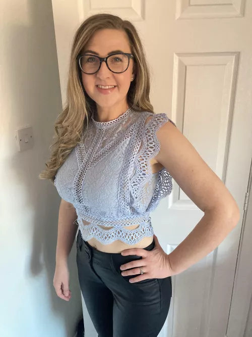 Feeding my wife to tribbers with 2nd screen. Kik: her_proud_hubby